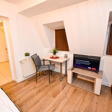 The Lincoln Suites - Central Shabbat Friendly Apartments Bucharest Luaran gambar