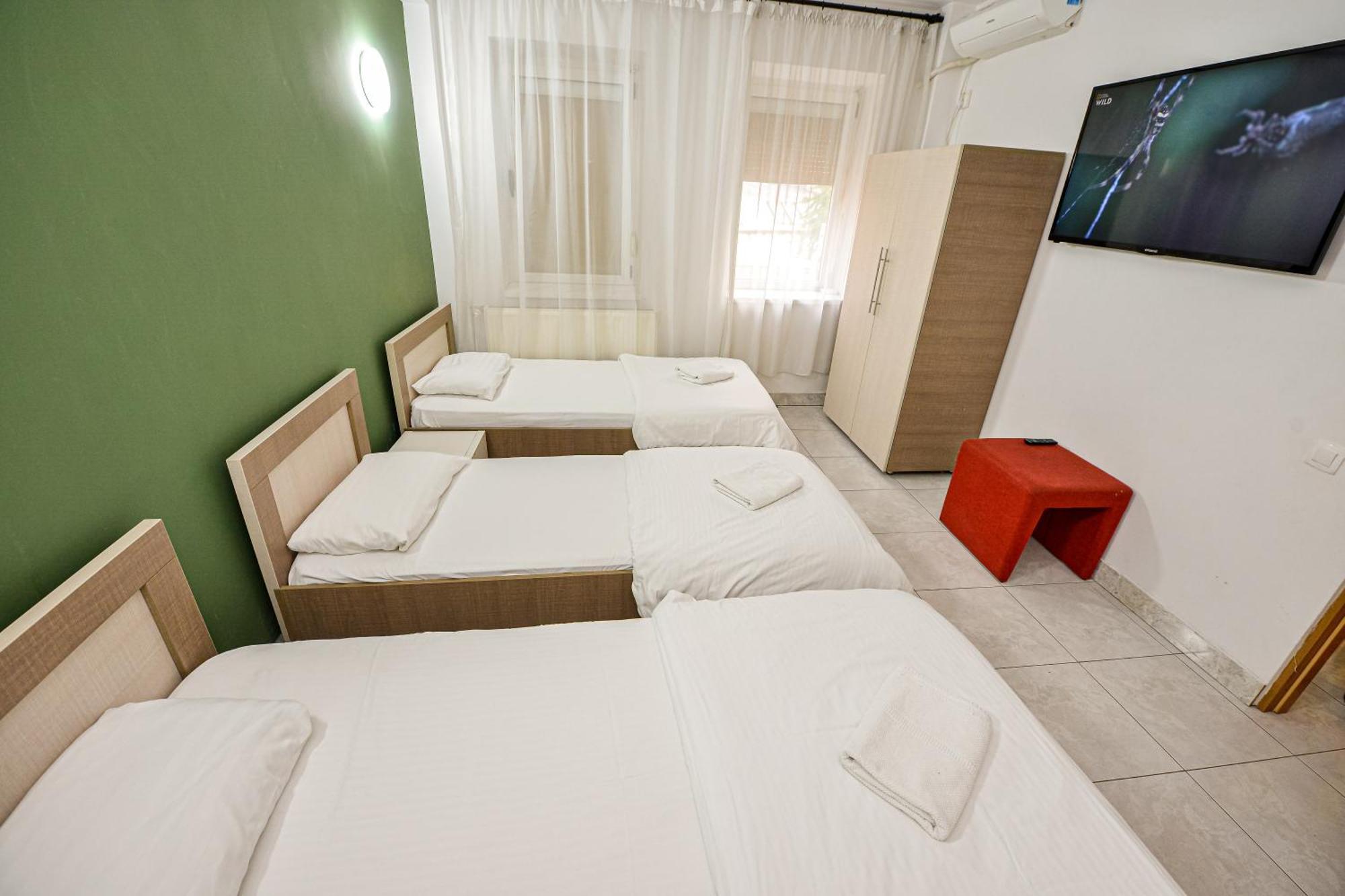 The Lincoln Suites - Central Shabbat Friendly Apartments Bucharest Luaran gambar