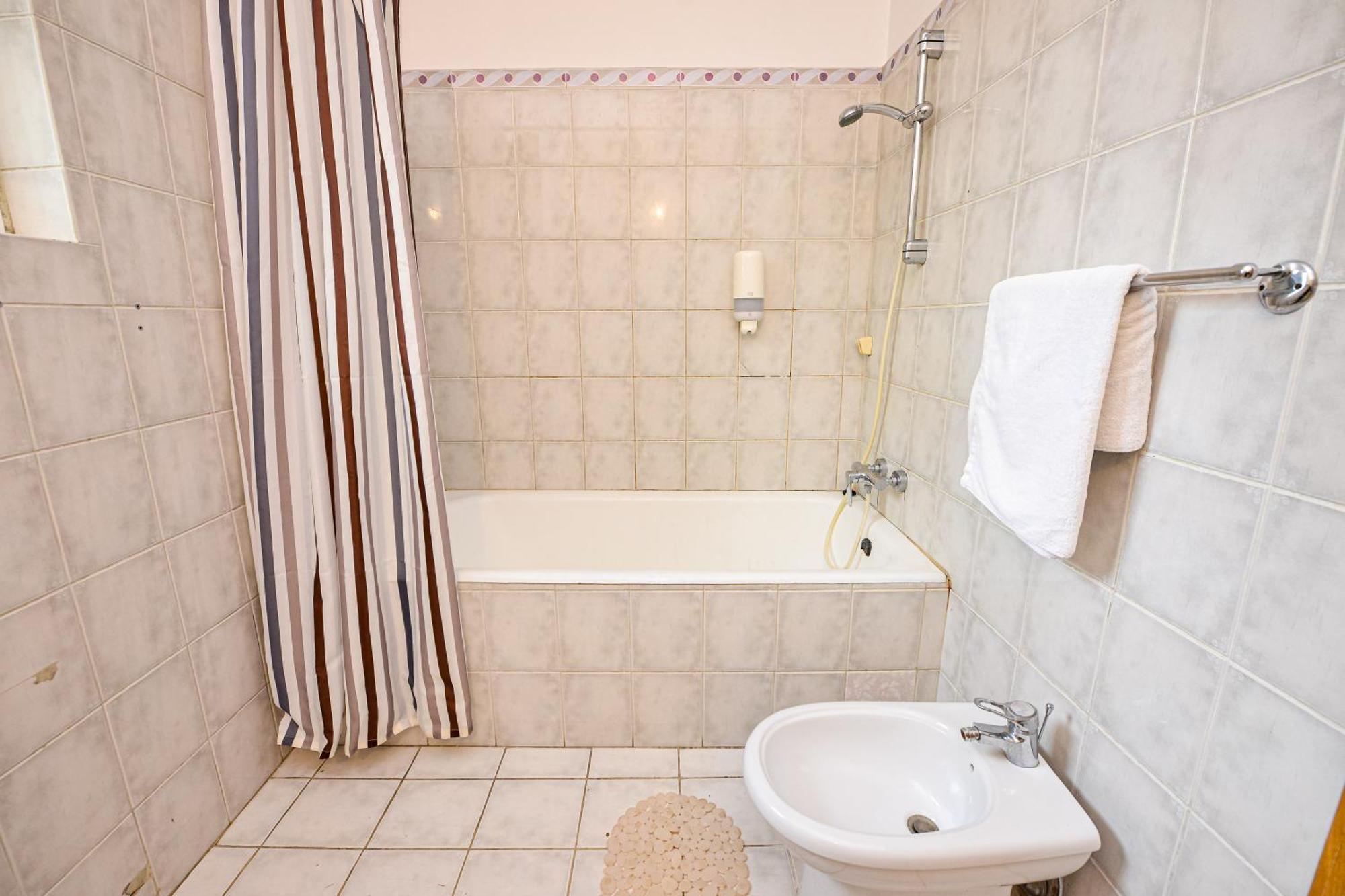 The Lincoln Suites - Central Shabbat Friendly Apartments Bucharest Luaran gambar