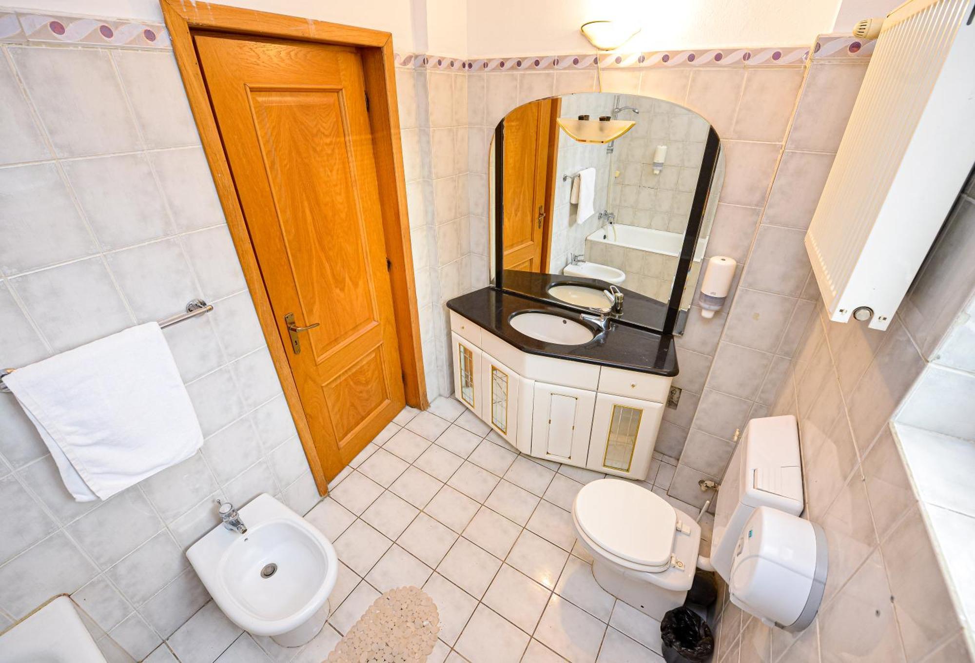 The Lincoln Suites - Central Shabbat Friendly Apartments Bucharest Luaran gambar